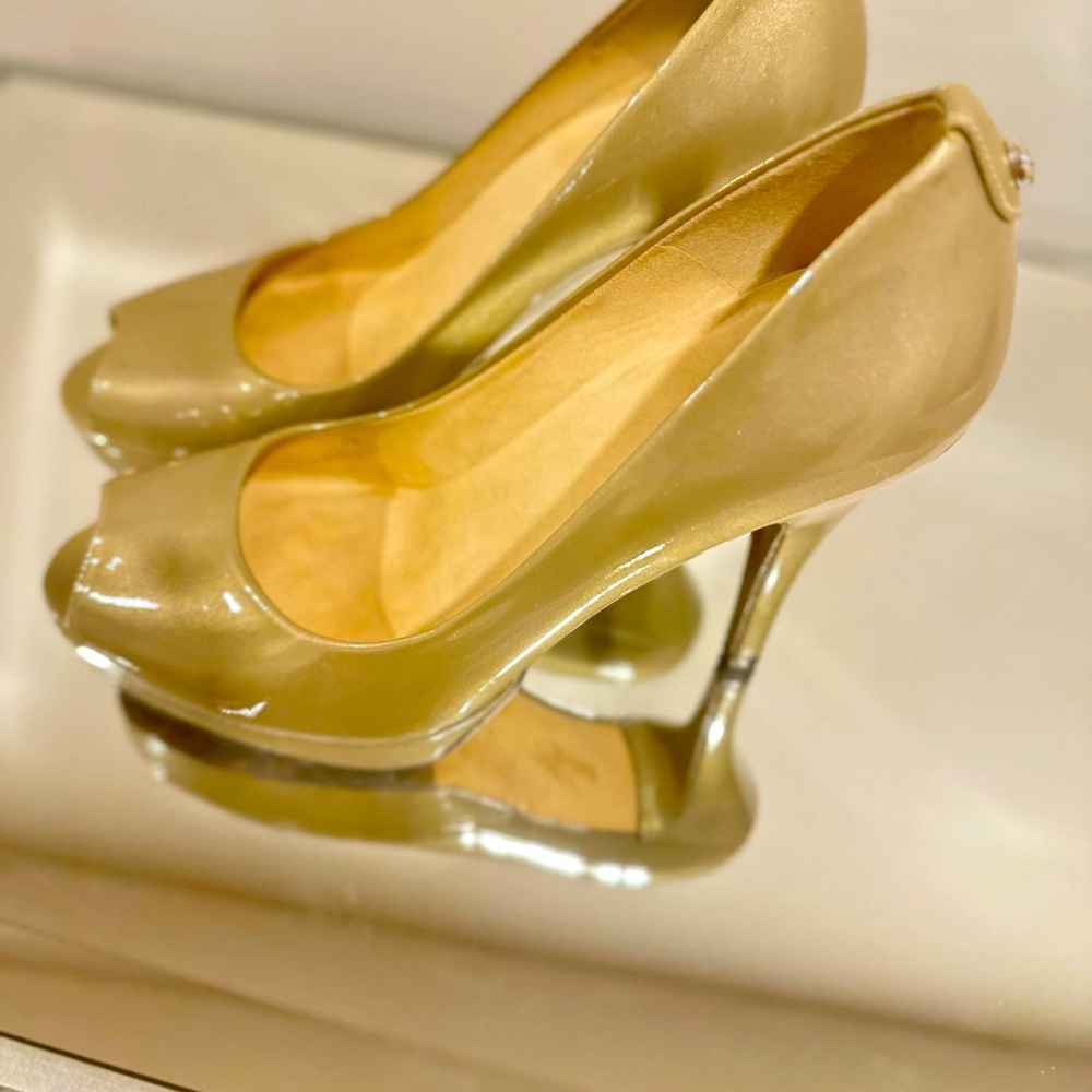 Comfortable walking Stuart Weitzman